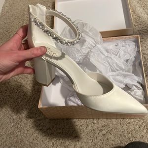 POINTED TOE SATIN BLOCK HEELS WITH CRYSTAL STRAP,IVORY,9